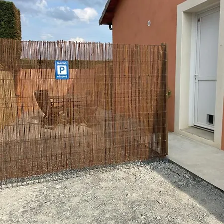 Bienvenue En Beaujolais Homestay Saint-Jean-d'Ardieres